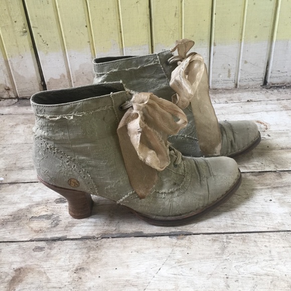 Victorian Boots - Picture 3 of 3